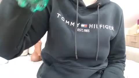 Snapshot of itsbustymommy chatting on 9, 11, 2025 Busty mommy online show from 9, 11, 2025