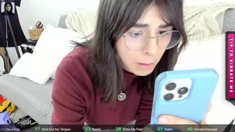 Snapshot of itschloelaurent chatting on 20, 5, 2026 itschloelaurent online show from 20, 5, 2026