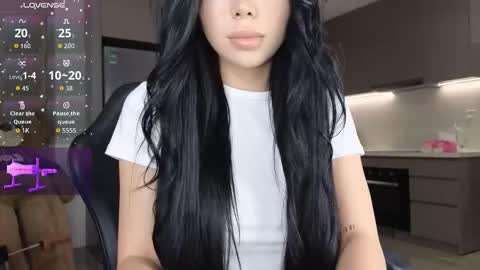 Snapshot of itsdevilcat chatting on 28, 10, 2025 Queen Liya online show from 28, 10, 2025