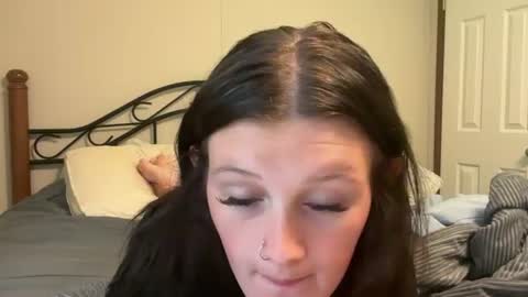 Snapshot of itskaylaaa chatting on 24, 6, 2026 itsKaylaaa online show from 24, 6, 2026