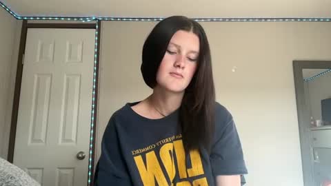 Snapshot of itskaylaaa chatting on 3, 7, 2026 itsKaylaaa online show from 3, 7, 2026