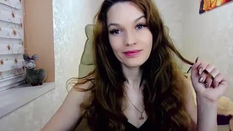 Snapshot of itslunaday chatting on 5, 3, 2025 itslunaday online show from 5, 3, 2025