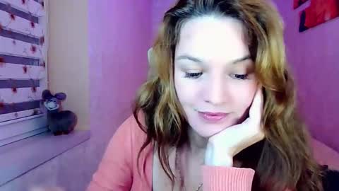 Snapshot of itslunaday chatting on 3, 10, 2025 itslunaday online show from 3, 10, 2025