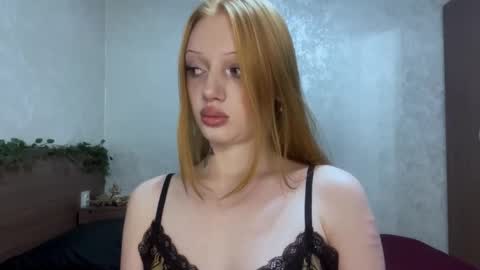 Snapshot of itslylu chatting on 14, 12, 2025 Lylu online show from 14, 12, 2025