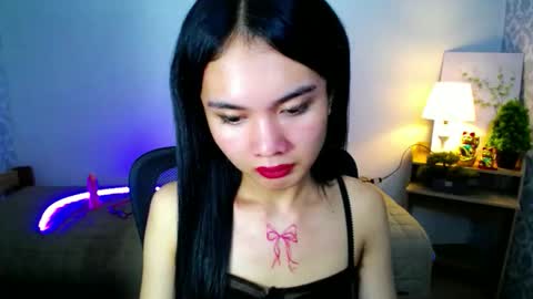 Snapshot of itsmeloveypinay chatting on 11, 10, 2025 itsmeloveypinay online show from 11, 10, 2025