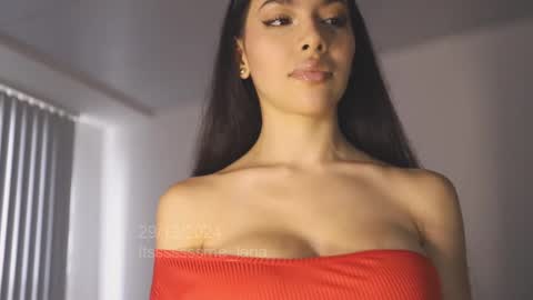 itsssssssme_lana online show from 29, 12, 2024