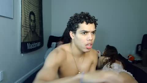 Snapshot of itstarzan chatting on 22, 10, 2025 TARZAN online show from 22, 10, 2025