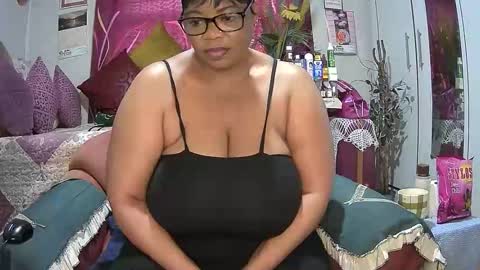 Snapshot of itumeleng74 chatting on 12, 9, 2025 itumeleng74 online show from 12, 9, 2025