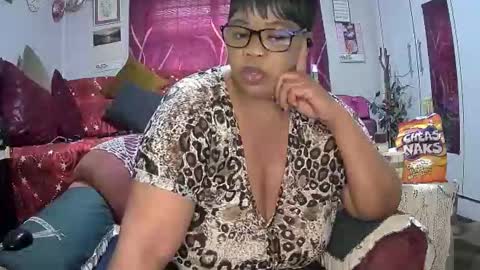 Snapshot of itumeleng74 chatting on 12, 10, 2025 itumeleng74 online show from 12, 10, 2025