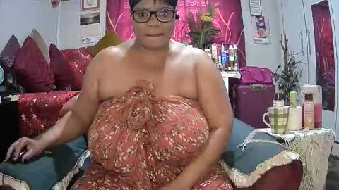 Snapshot of itumeleng74 chatting on 17, 10, 2025 itumeleng74 online show from 17, 10, 2025