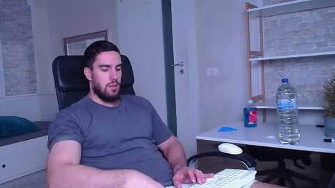 Snapshot of ivanhydee chatting on 9, 9, 2025 IvanHydee online show from 9, 9, 2025