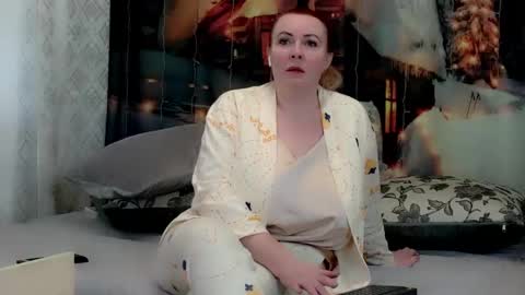 Snapshot of ivettasplash chatting on 4, 1, 2025 IrennaSplash online show from 4, 1, 2025