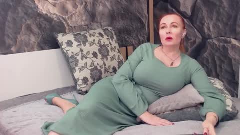 Snapshot of ivettasplash chatting on 1, 12, 2025 IrennaSplash online show from 1, 12, 2025