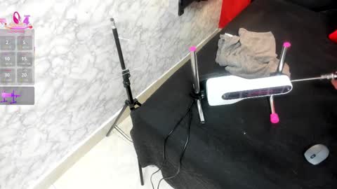 Snapshot of ivisbouncyass chatting on 13, 11, 2025 Ivis online show from 13, 11, 2025