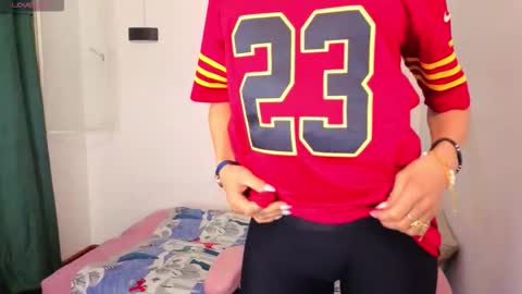 IVONNE online show from 4, 12, 2025