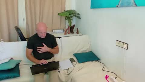 Snapshot of ivonne_hilton chatting on 12, 11, 2025 Ivonne online show from 12, 11, 2025