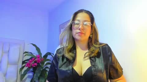 N A T H A L Y   online show from 29, 9, 2025