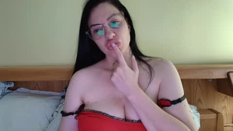 Snapshot of ivoryorchid chatting on 29, 9, 2025 Ivory online show from 29, 9, 2025