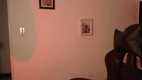 Snapshot of ivvy_bloom chatting on 6, 5, 2026 IVVY online show from 6, 5, 2026
