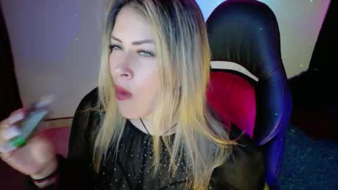 Snapshot of ivy__taylorr chatting on 27, 10, 2025 Diana Rojas online show from 27, 10, 2025