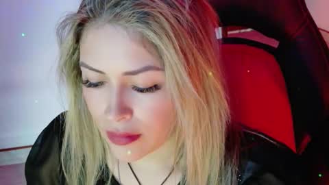 Snapshot of ivy__taylorr chatting on 20, 11, 2025 Diana Rojas online show from 20, 11, 2025