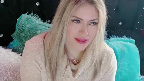 Snapshot of ivy__taylorr chatting on 15, 12, 2025 Diana Rojas online show from 15, 12, 2025