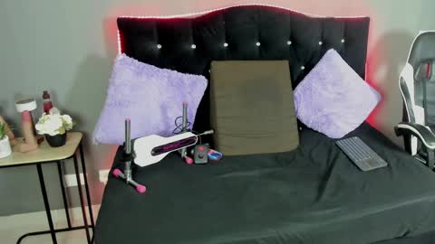 Ivy Heat online show from 11, 4, 2026