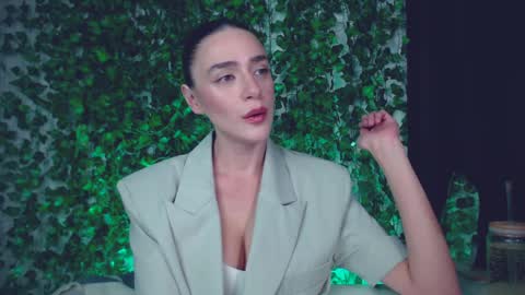 Snapshot of ivyjonson chatting on 26, 12, 2024 Miss Ivy online show from 26, 12, 2024