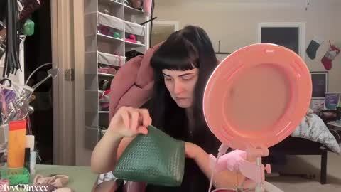 Snapshot of ivyminxxx chatting on 6, 1, 2025 Ivy Minxxx online show from 6, 1, 2025