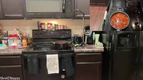 Snapshot of ivyminxxx chatting on 11, 1, 2025 Ivy Minxxx online show from 11, 1, 2025