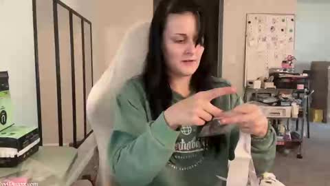 Snapshot of ivyminxxx chatting on 17, 11, 2025 Ivy Minxxx online show from 17, 11, 2025