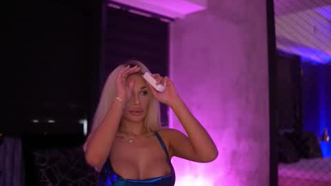 IvyRowa online show from 5, 11, 2025