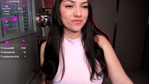 Snapshot of ivyy_scott chatting on 5, 10, 2025 Ivvy online show from 5, 10, 2025