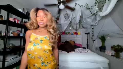 Snapshot of iwantyami chatting on 19, 12, 2025 iwantyami online show from 19, 12, 2025