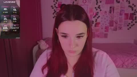 Snapshot of iwi_wi_wi chatting on 2, 11, 2025 Daisy online show from 2, 11, 2025