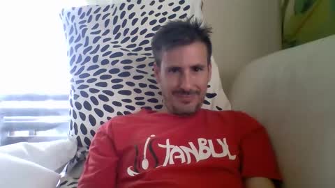 Snapshot of iyoperro chatting on 18, 9, 2025 Casandro online show from 18, 9, 2025