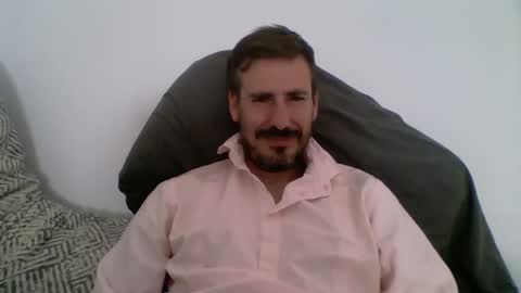 Snapshot of iyoperro chatting on 13, 10, 2025 Casandro online show from 13, 10, 2025