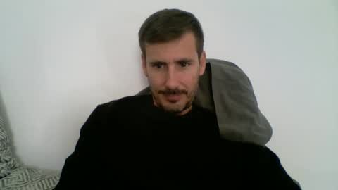 Snapshot of iyoperro chatting on 18, 11, 2025 Casandro online show from 18, 11, 2025