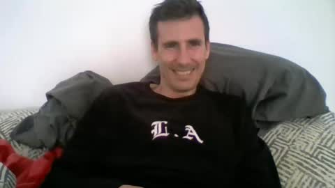 Snapshot of iyoperro chatting on 30, 11, 2025 Casandro online show from 30, 11, 2025