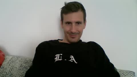 Snapshot of iyoperro chatting on 3, 12, 2025 Casandro online show from 3, 12, 2025