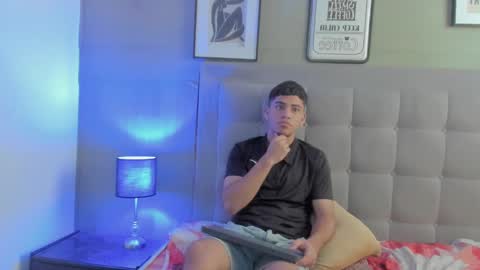 Snapshot of izaak_taylor7 chatting on 13, 12, 2024 izaack online show from 13, 12, 2024