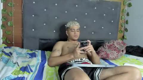 Snapshot of izaak_taylor7 chatting on 6, 1, 2025 izaack online show from 6, 1, 2025