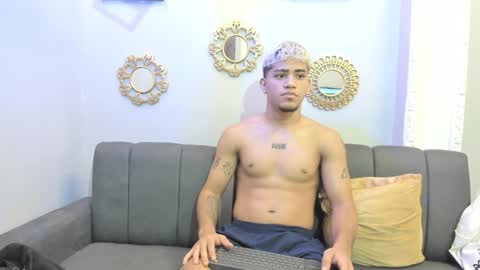 Snapshot of izaak_taylor7 chatting on 24, 1, 2025 izaack online show from 24, 1, 2025