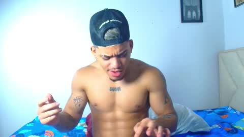 Snapshot of izaak_taylor7 chatting on 4, 12, 2025 izaack online show from 4, 12, 2025