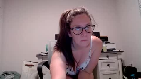 Snapshot of izzynoela chatting on 10, 9, 2025 izzynoela online show from 10, 9, 2025