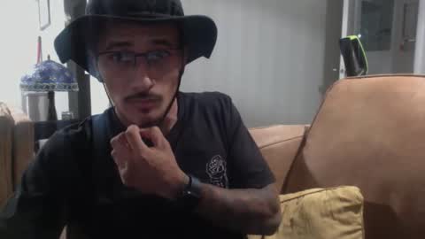 Snapshot of j0nnyk1ng chatting on 11, 11, 2025 Mugen online show from 11, 11, 2025