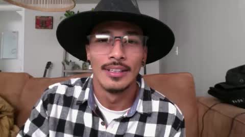 Snapshot of j0nnyk1ng chatting on 12, 11, 2025 Mugen online show from 12, 11, 2025