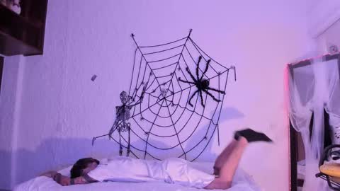 Snapshot of j_martony chatting on 22, 10, 2025 j_martony online show from 22, 10, 2025