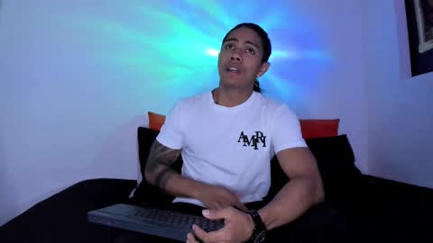 i am juan musiry independent model  online show from 18, 10, 2025