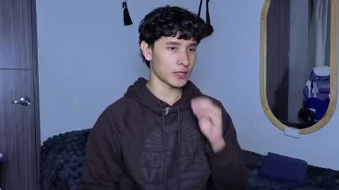 Snapshot of j_u_p_i_t_e_r chatting on 23, 9, 2025 Noah online show from 23, 9, 2025